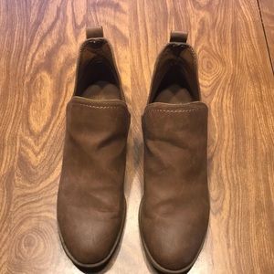 Universal Thread booties